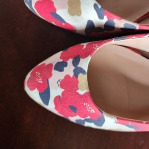KELLY & KATIE floral flat shoes SIZE 10